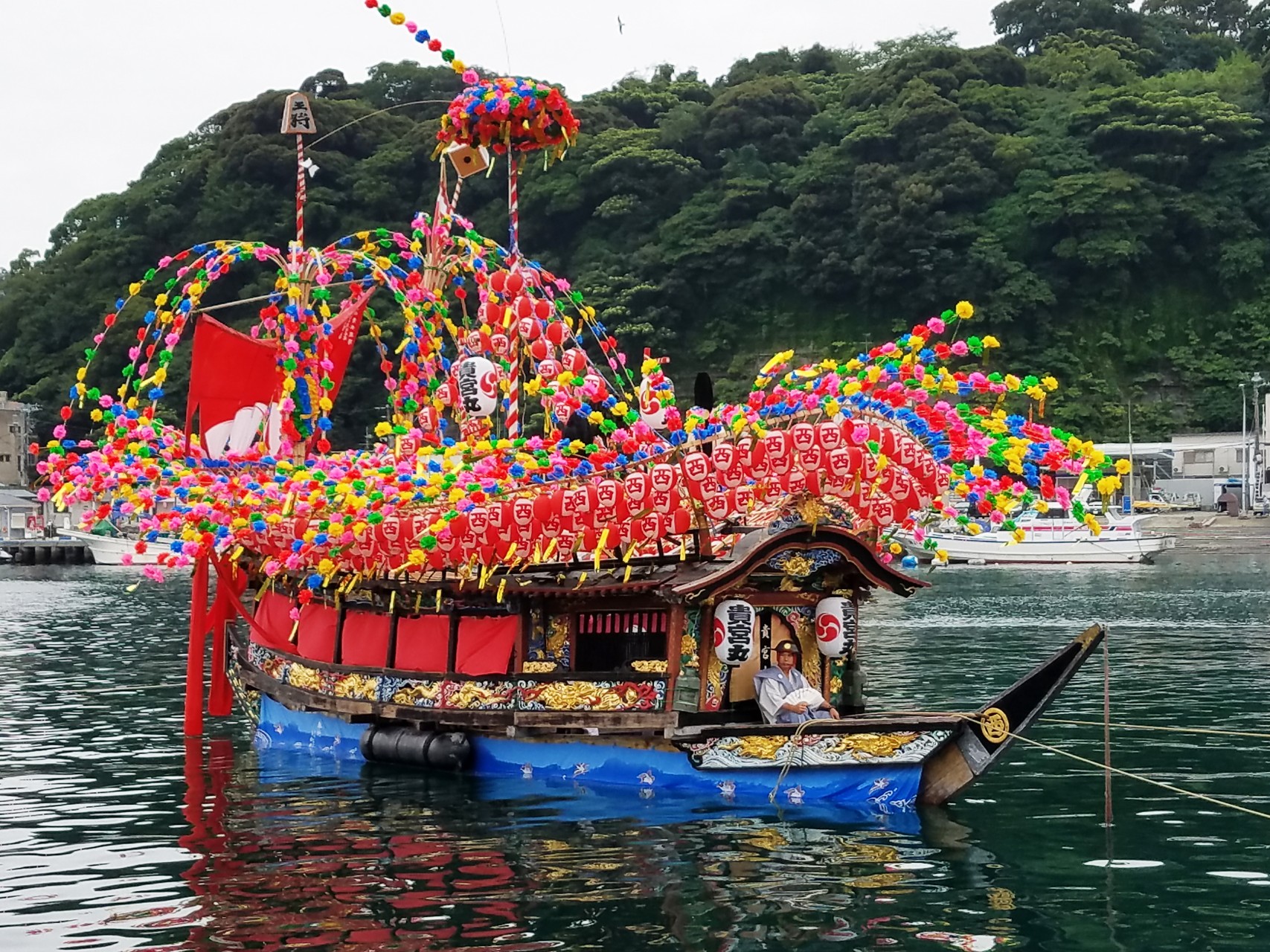 全国的にも珍しい和船の屋台（修復前）